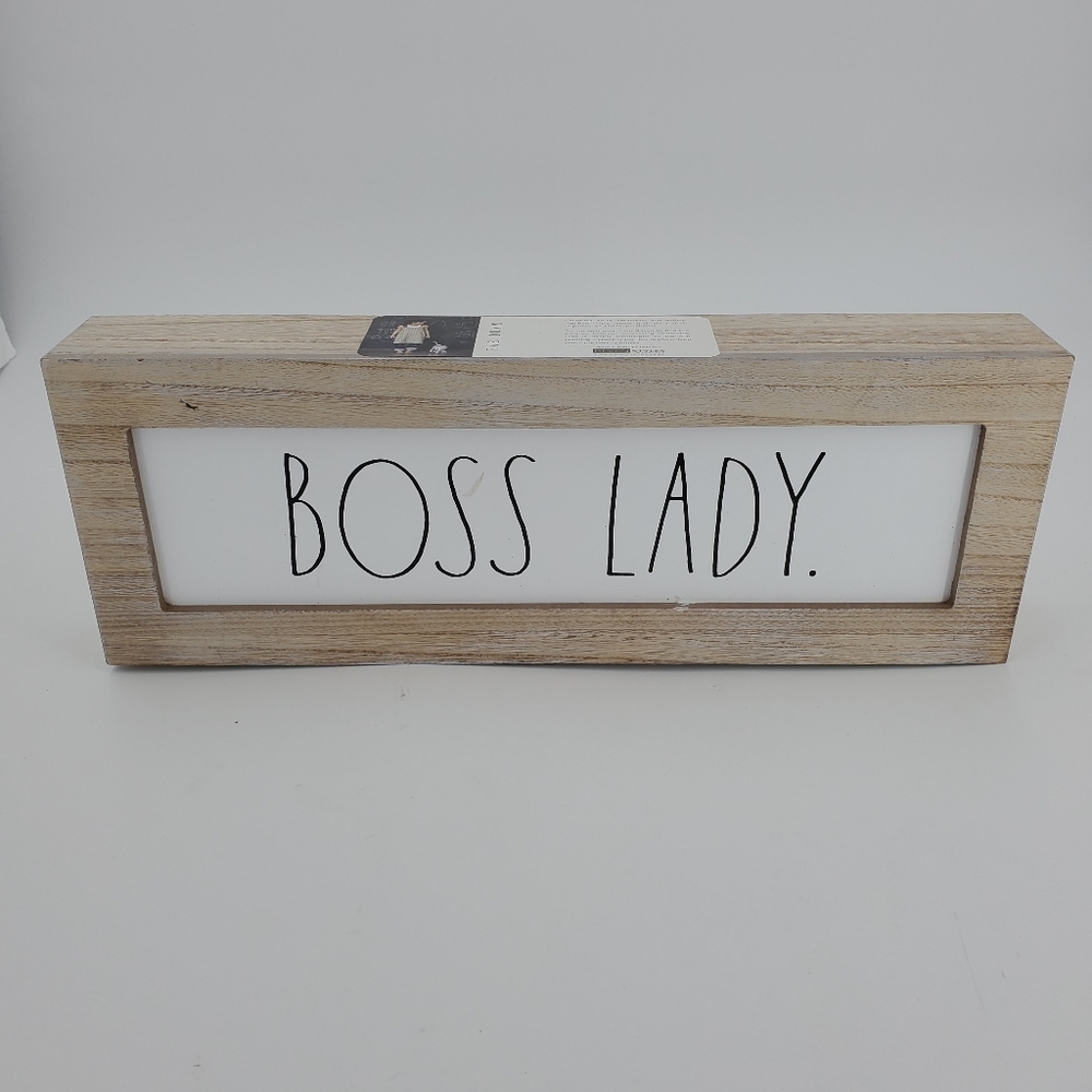 🆕️ Rae dunn BOSS LADY plaque